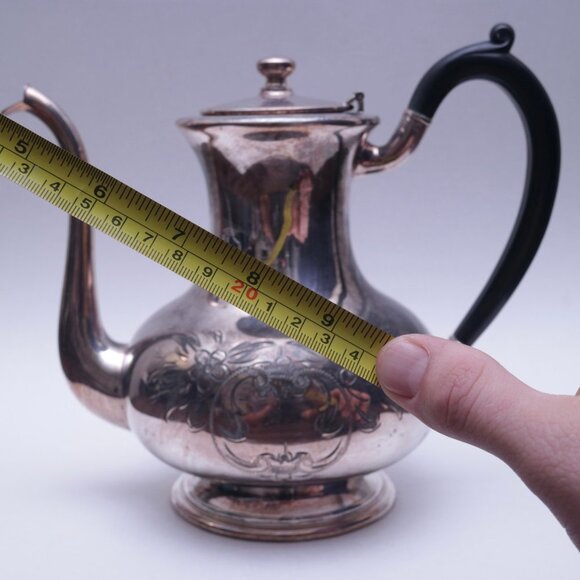 WM A. Rogers Vintage Tea Pot Kettle, Silver Plated Teapot - Picture 5 of 6